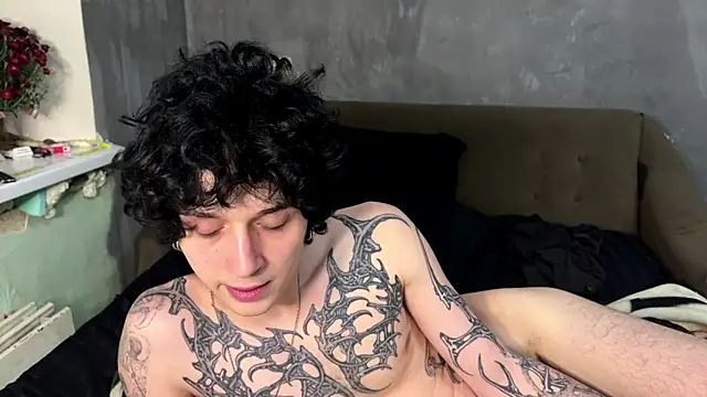 DreamyPair - Pussy massage and passionate kissing