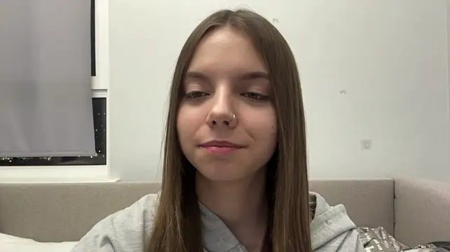 LisaPorse - Show collorbones + show tongue