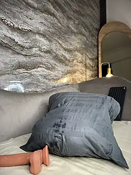 Mia_Luxor - 2 FINGER IN PUSSY