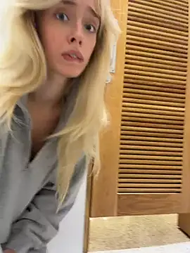 PollyLolly - Knee-deep panties + finger pussy MEN WC