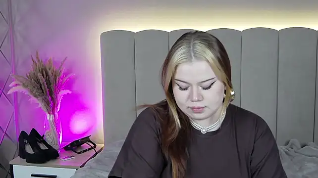 EvaBlunnsh_ - MAKE ME HAPPY