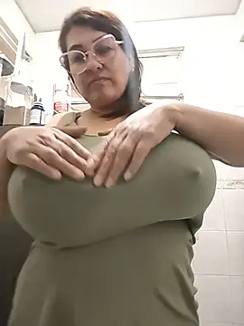 AlexxiaaMat - shuck tits