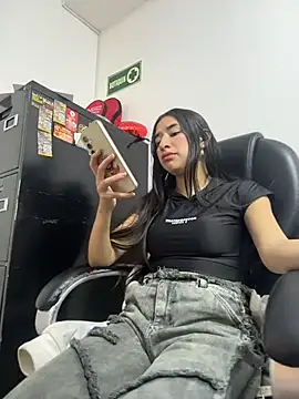 LilyRossi_ - Show pussy