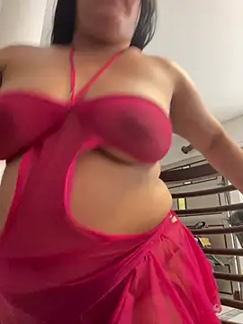 NaniGgold - boobs out