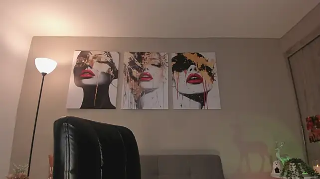 LilaWest - Fingering Ass