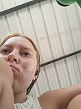 Khelmi - Cum explosive in mi virgin Pussy