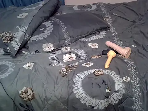 PetiteSassyy - Squirt show