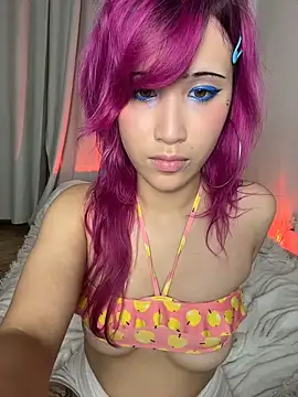 MikiMikiLeak - spit on tits