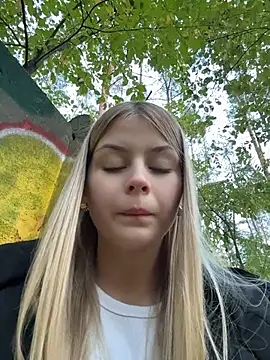 RossyMood - flash my ASS on the STREET