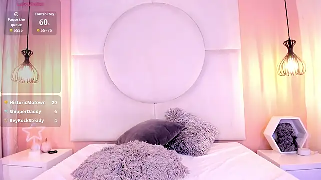 Sara-Foxy - rub pussy