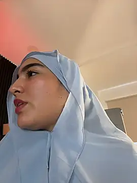 Malika_Noor - 1 finger ass