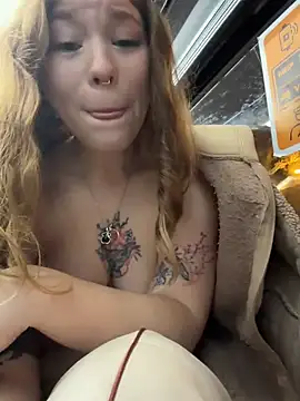 _NotYourSlut_ - Rub tasty clit no panty 😱😱😱