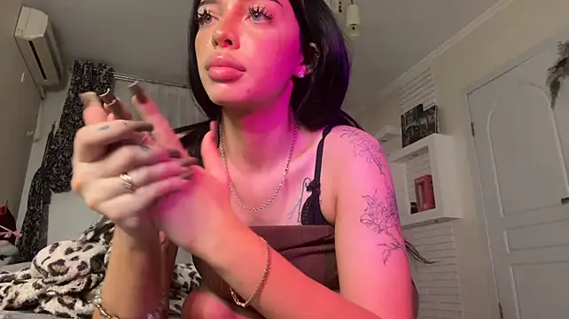 Hannah_xBaby - pinch nipples❤️