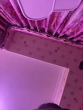 Love-yiyi - 全裸脱衣跳舞5分钟