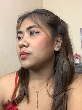 YaraSmith - fuck my dildo until I cum😜💦