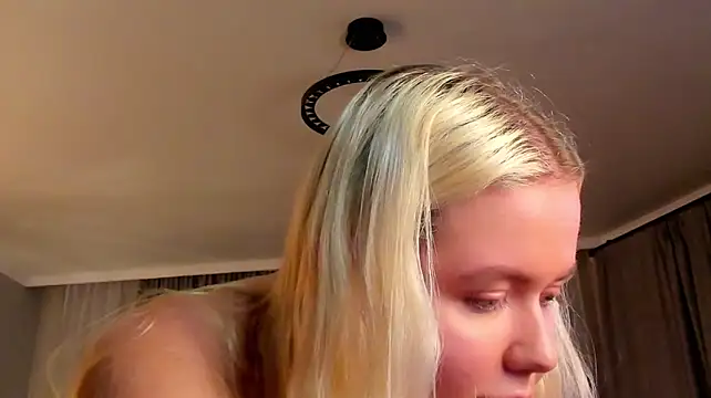Julia_robertson - ❤️cum 💞