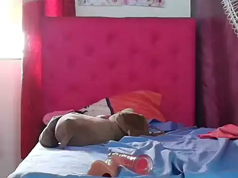 Kiaraluxe_ - my whole hand in my pussy until I squirt
