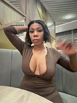 Belle___ - Hot squirt with toys public walkway