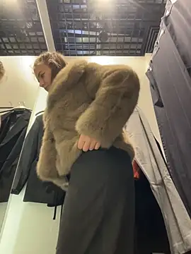 Holy_Tereza - MAKE ME SLAP MY BUTT LOUD AMONG PEOPLE