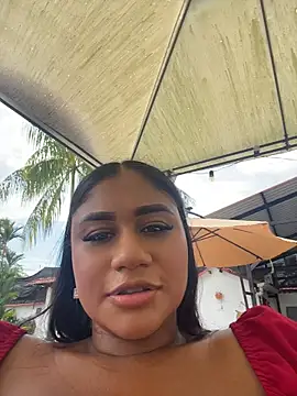 NayTorres - MAKE ME A BIG SQUIRT IN PUBLIC