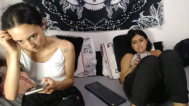Emily_n_abby - MASTURBATE