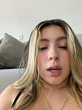 Cloee_Rainbow1 - Boobsjob with oil 💦🍒🍆🍒🥵💦