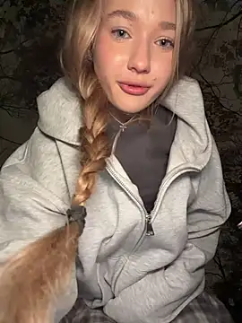 Milaa_sun - flash tits