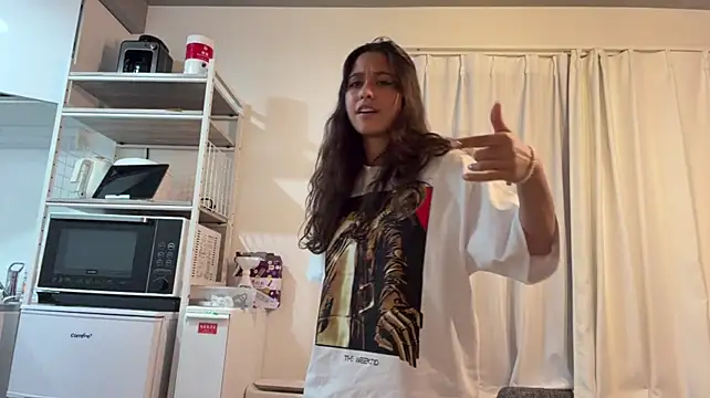 ReynaMccarron - take off my shorts under my tshirt