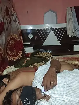 Hot_Indiancpl