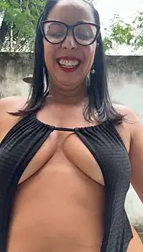 Regina475 - Mostrar peitinho