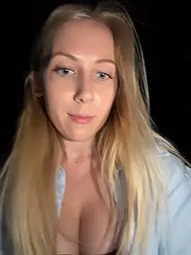 TrueSexyCrime - Play with my wet pussy at the park