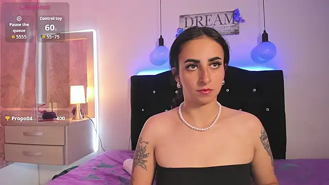 Enola_holmess - naked me and oil in tits