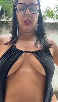 Regina475 - Mostrar peitinho