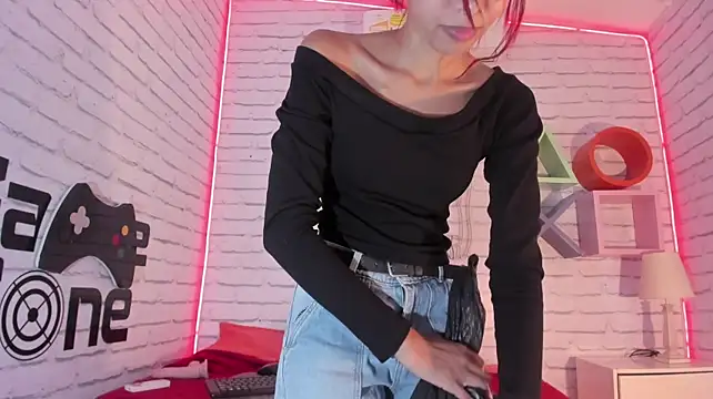 KiaTDH - FINGERS IN MY PUSSY
