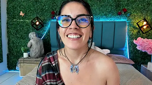 Linagh_ - Show boobs