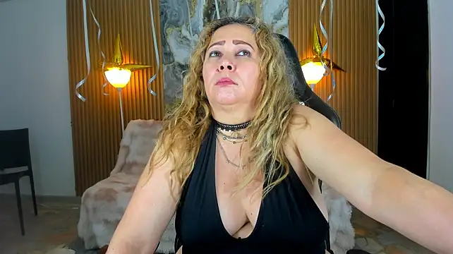 Danna_topless - naked 5 minutes twerking Danna