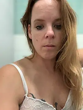 SexyMilf_1987 - Show boobs und nippelplay