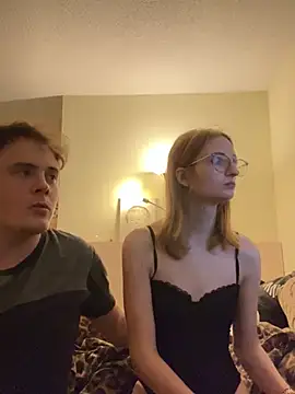 LauraundSteve_ - Lick/Finger Pussy or Blowjob😛
