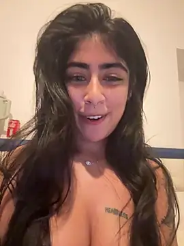 BadGalViVi - Strip