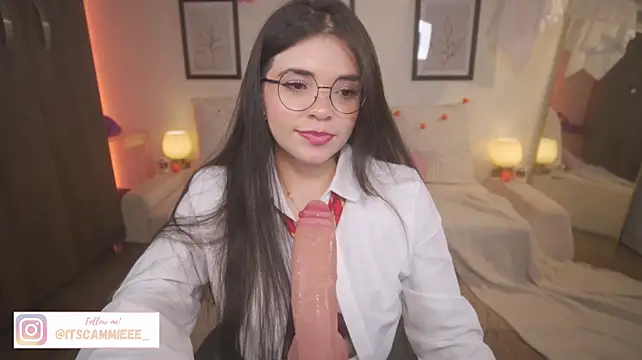 Itscammieee - 💕 BUTTPLUG + OIL 💦