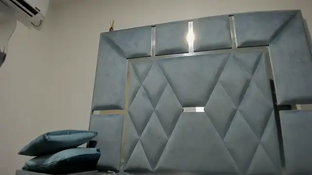 Mila_petiteasm - Pinch my Niples