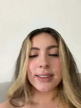 Cloee_Rainbow1 - Open your ass and show anus up close🫨👀