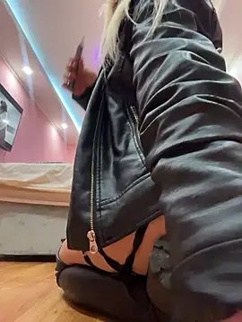 Vicsi30 - Dildo in ass