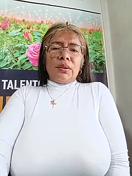 __valentina18 - DINAMITE MY PUSSY VIBES💦💦PUBLIC PLACE