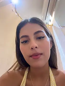 Valeria-escobar - GO TO BATHROOM AND FUCK WITH OPEN DOOR
