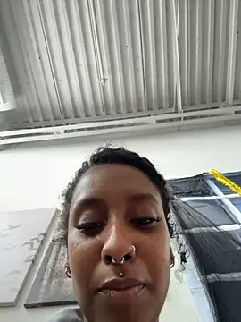 Your_Paris - Show Raven my pussy ?