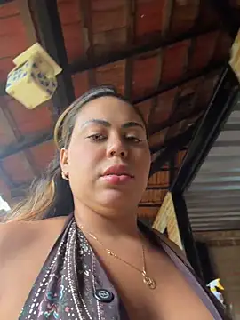 LariiHotWife