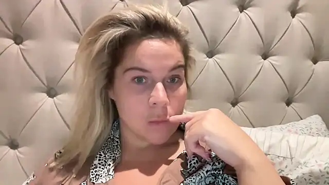 Erincheshire - Lt GETS SNAP & SEXTAPE
