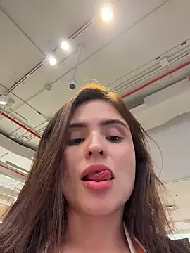SofiaGomez444 - I’m with my friends 😈 make me moan