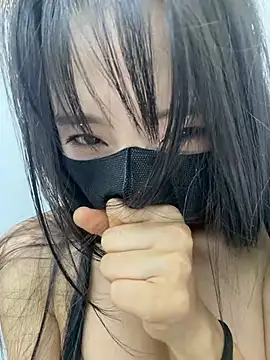 Xiao-Lin - 户外男厕小便池脱掉上衣漏奶